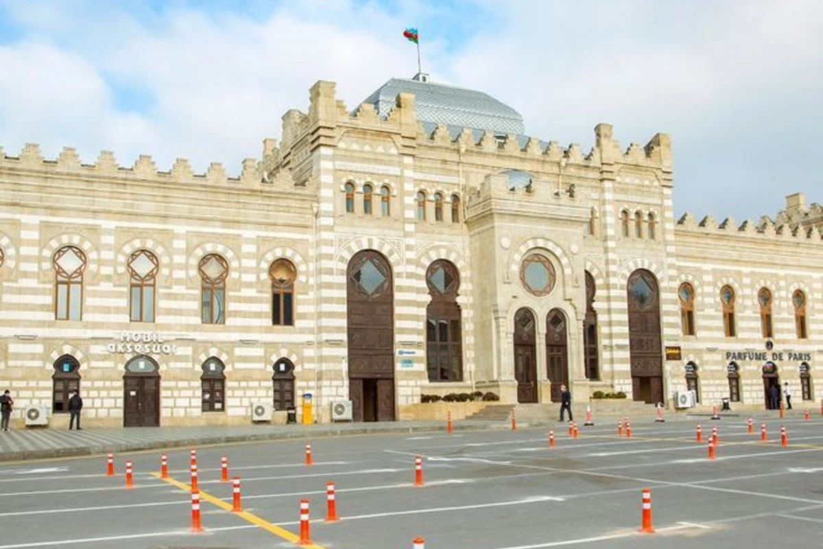 В центре Баку создается современная парковочная зона - ФОТО