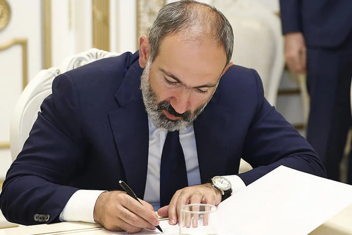 Paşinyan özünə yeni köməkçi təyin edib