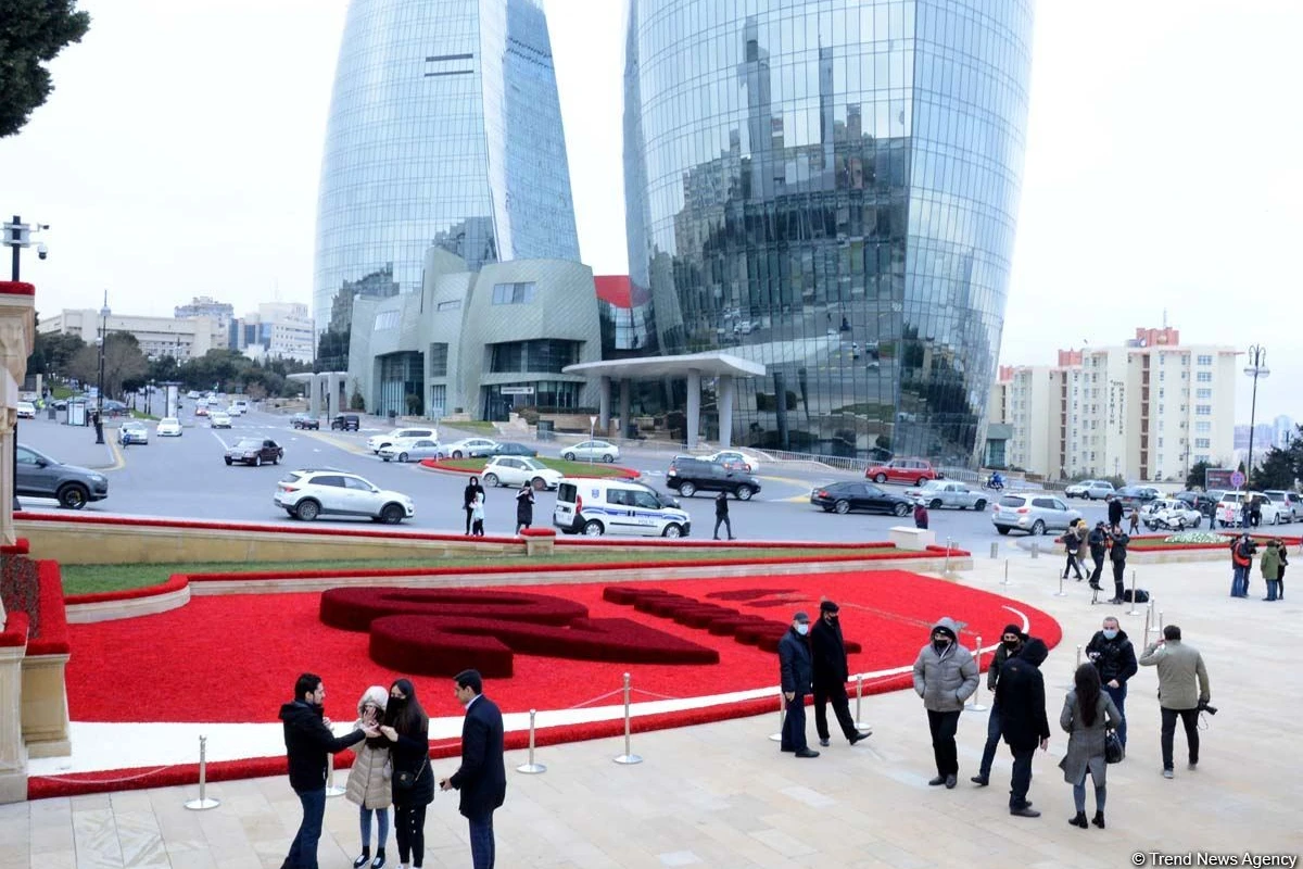 В Аллее шехидов идут последние подготовительные работы - ФОТО