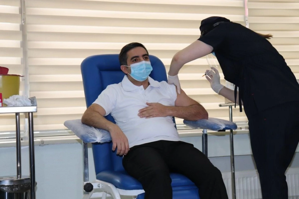 Peyvənd olunan rəhbər şəxsin səhhəti barədə rəsmi açıqlama