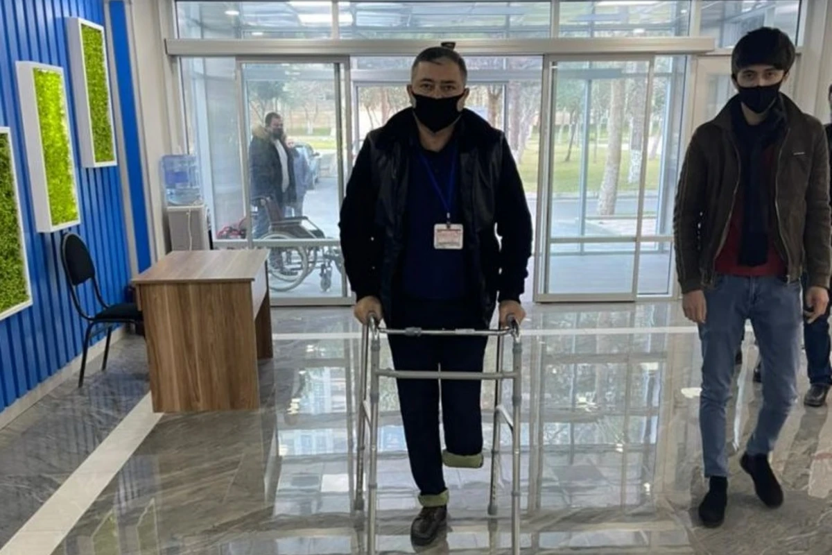 Sol ayağını itirmiş qaziyə yüksək texnologiyalı protez hazırlanır - FOTO Sol ayağını itirmiş qaziyə yüksək texnologiyalı protez hazırlanır - FOTO