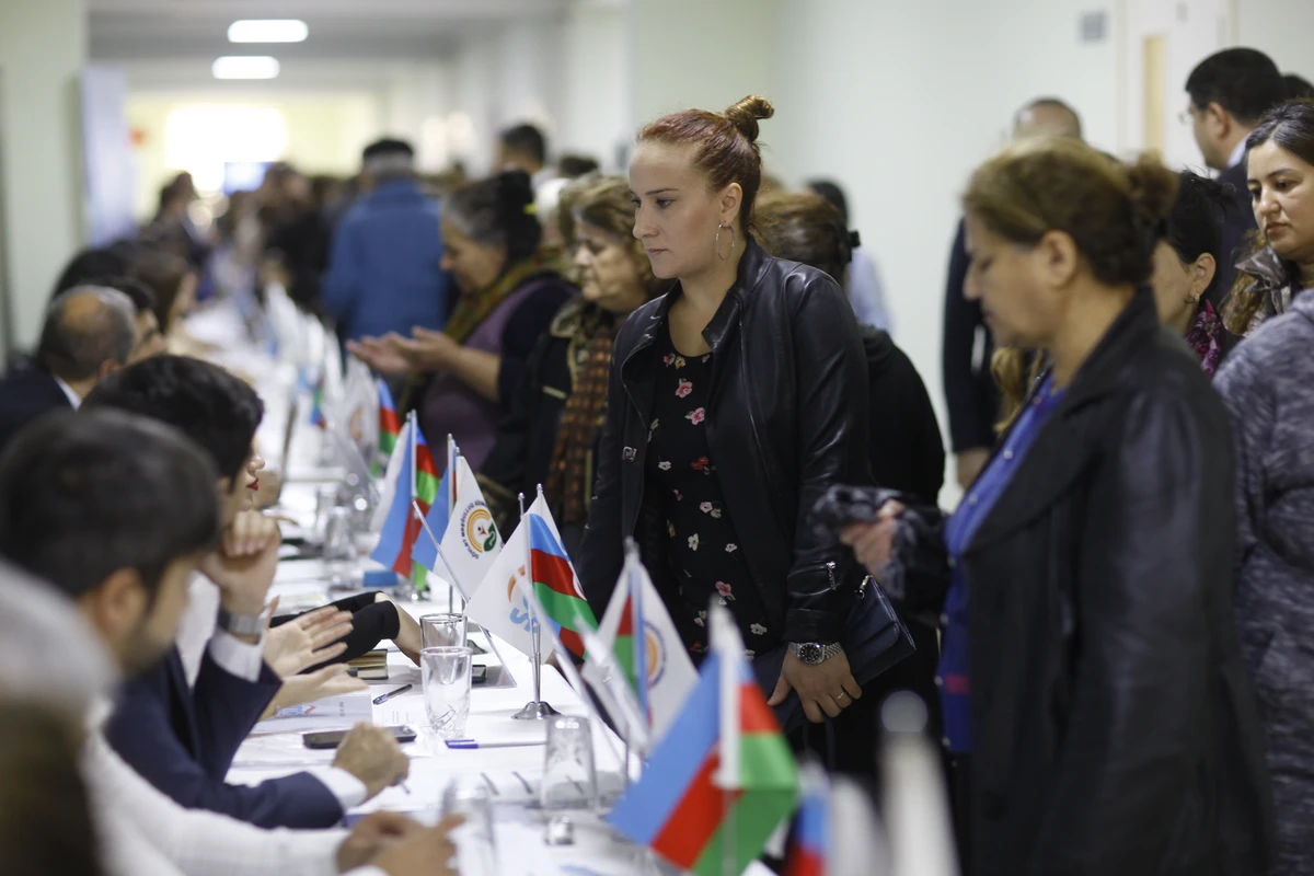 Azərbaycanda məşğul və işsiz əhalinin sayı açıqlandı - FOTO Azərbaycanda məşğul və işsiz əhalinin sayı açıqlandı - FOTO