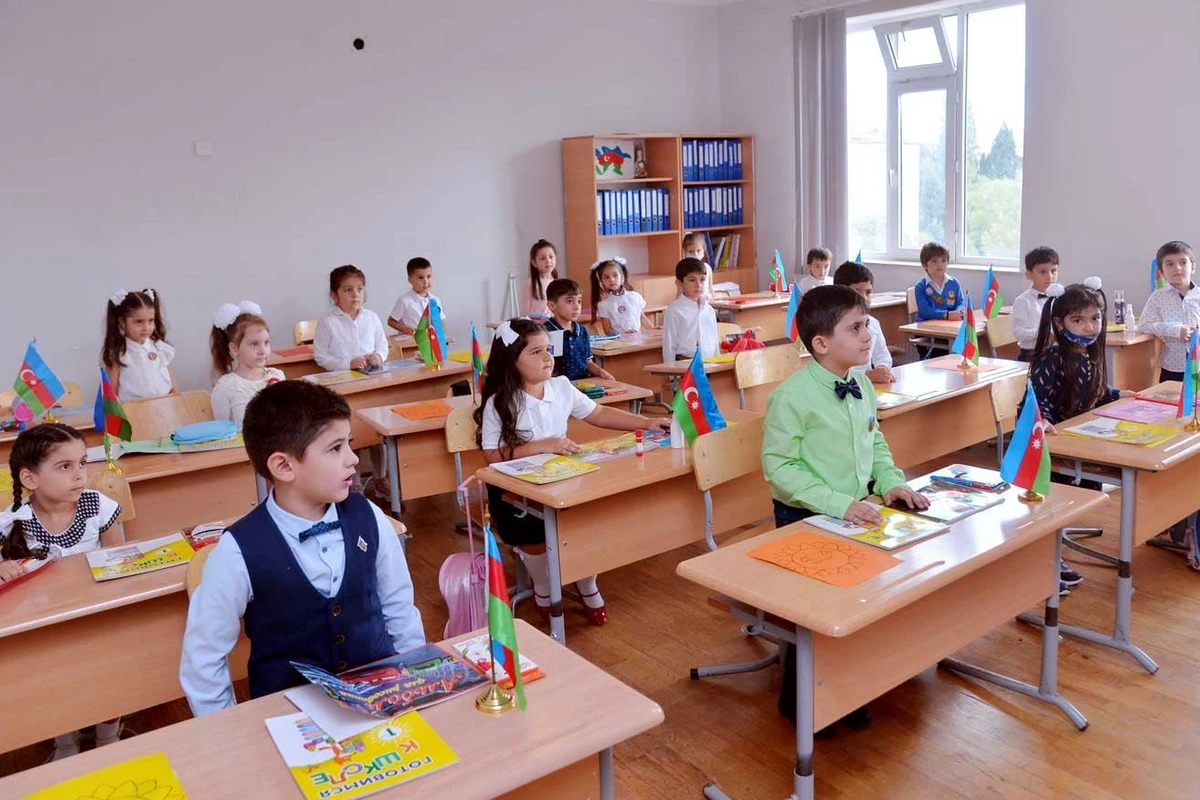 Fevralın 1-dən məktəblər açılır - Hazırlıq işləri görülür Fevralın 1-dən məktəblər açılır - Hazırlıq işləri görülür
