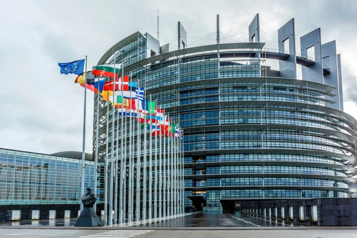 Европарламент принял резолюцию о санкциях из-за ареста Навального