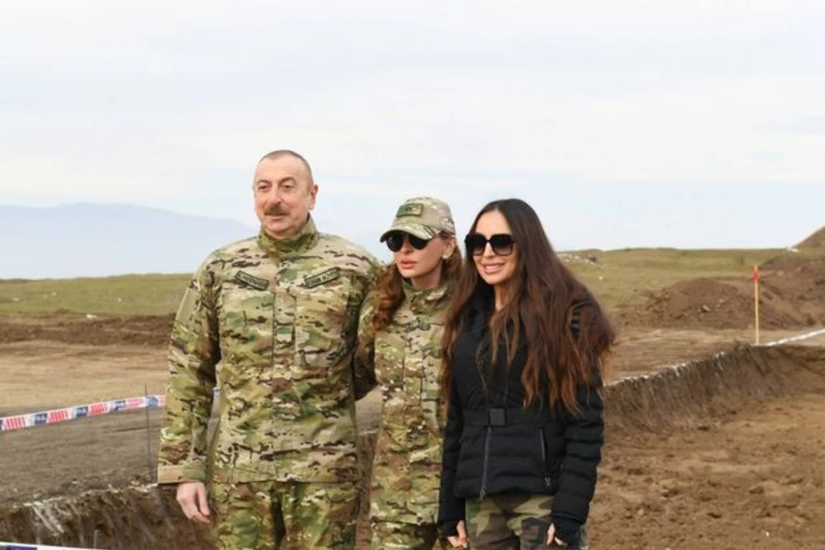 Leyla Əliyevadan valideynlərinin evlilik ildönümü ilə bağlı paylaşım - FOTO Leyla Əliyevadan valideynlərinin evlilik ildönümü ilə bağlı paylaşım - FOTO