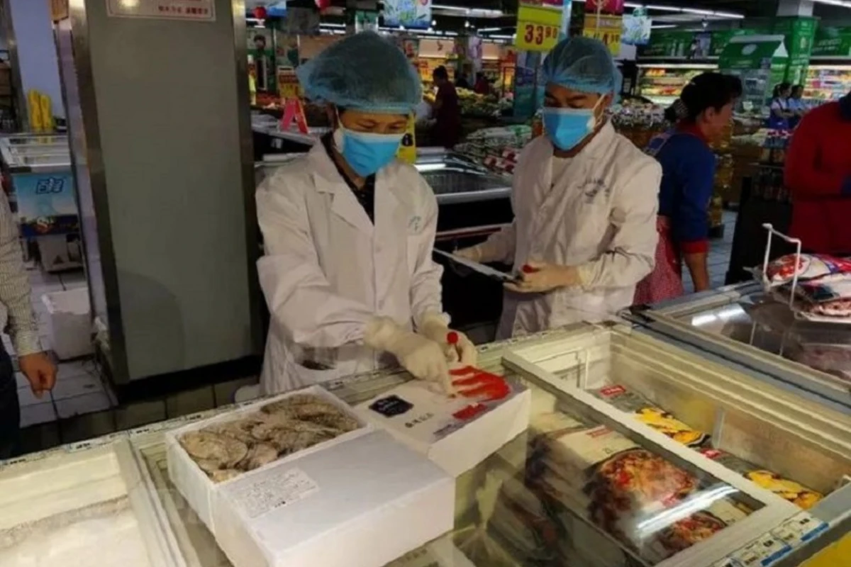 ÜST koronavirusun qida paketlərində dondurulmuş olsa belə, qalma ehtimalını açıqlayıb