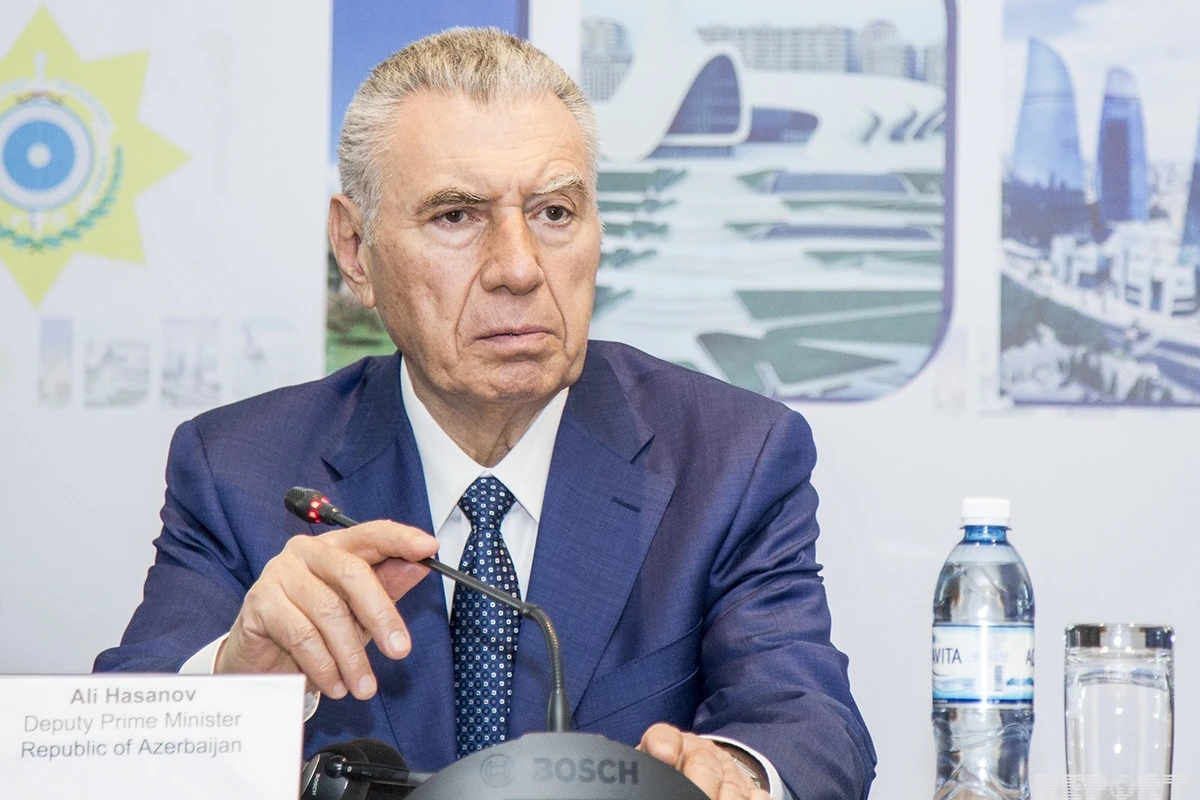 Nazir Əli Həsənovun oğlunu işdən çıxardı