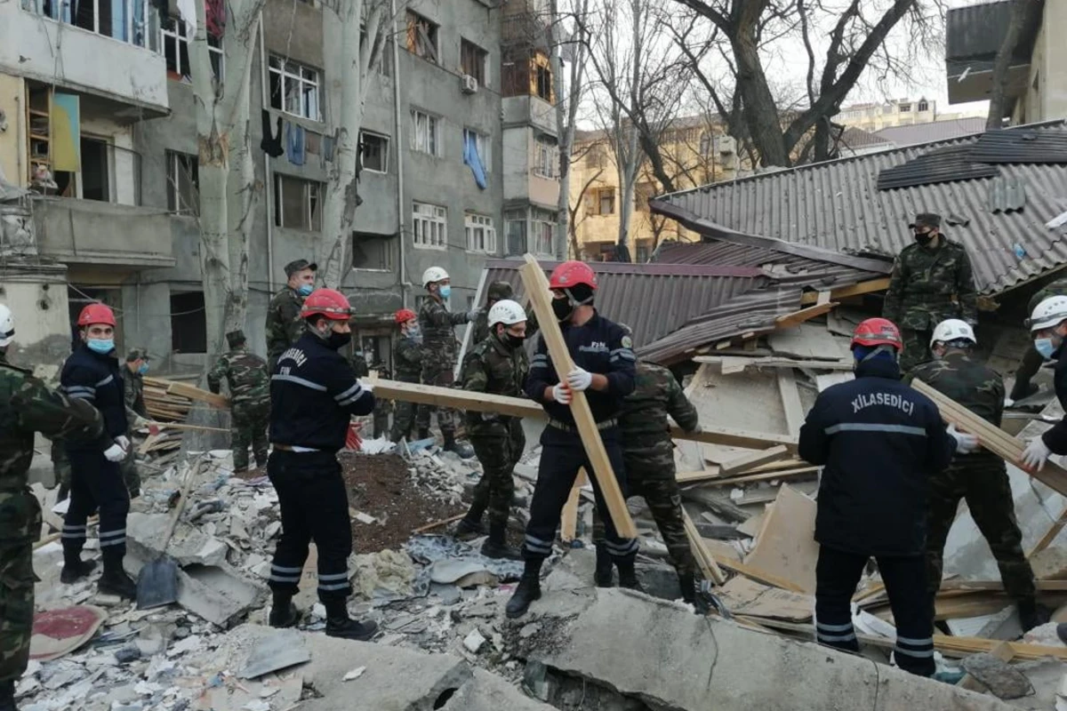 В Хырдалане под завалами разрушенного дома обнаружено тело 9-летней Фатимы - ВИДЕО