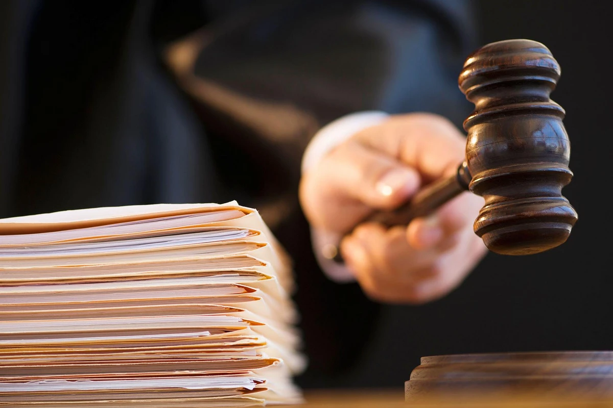 В Азербайджане судят лиц, обвиняемых в госизмене