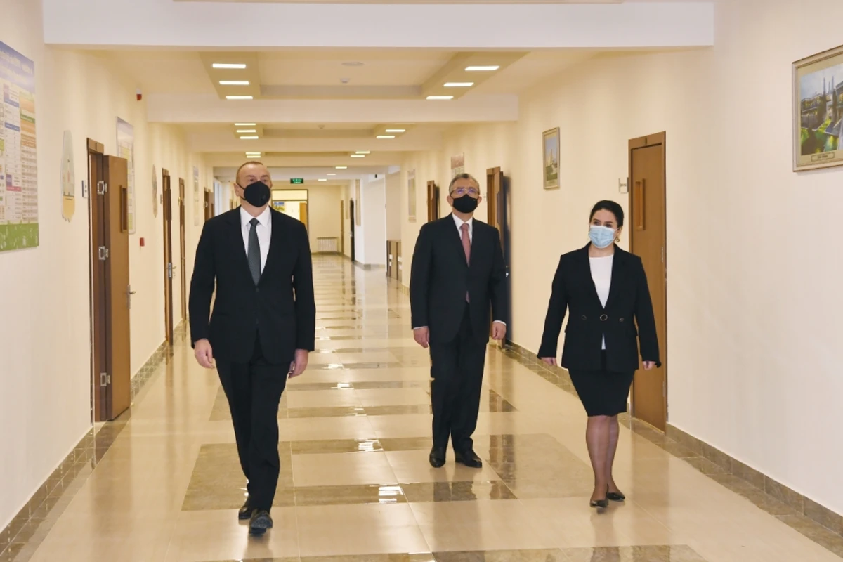 Ильхам Алиев ознакомился с условиями, созданными в новопостроенных школах - ФОТО