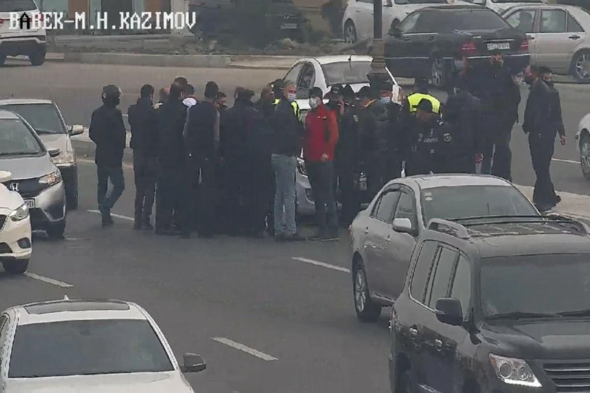 Bakının Babək prospektində yol qəzası olub