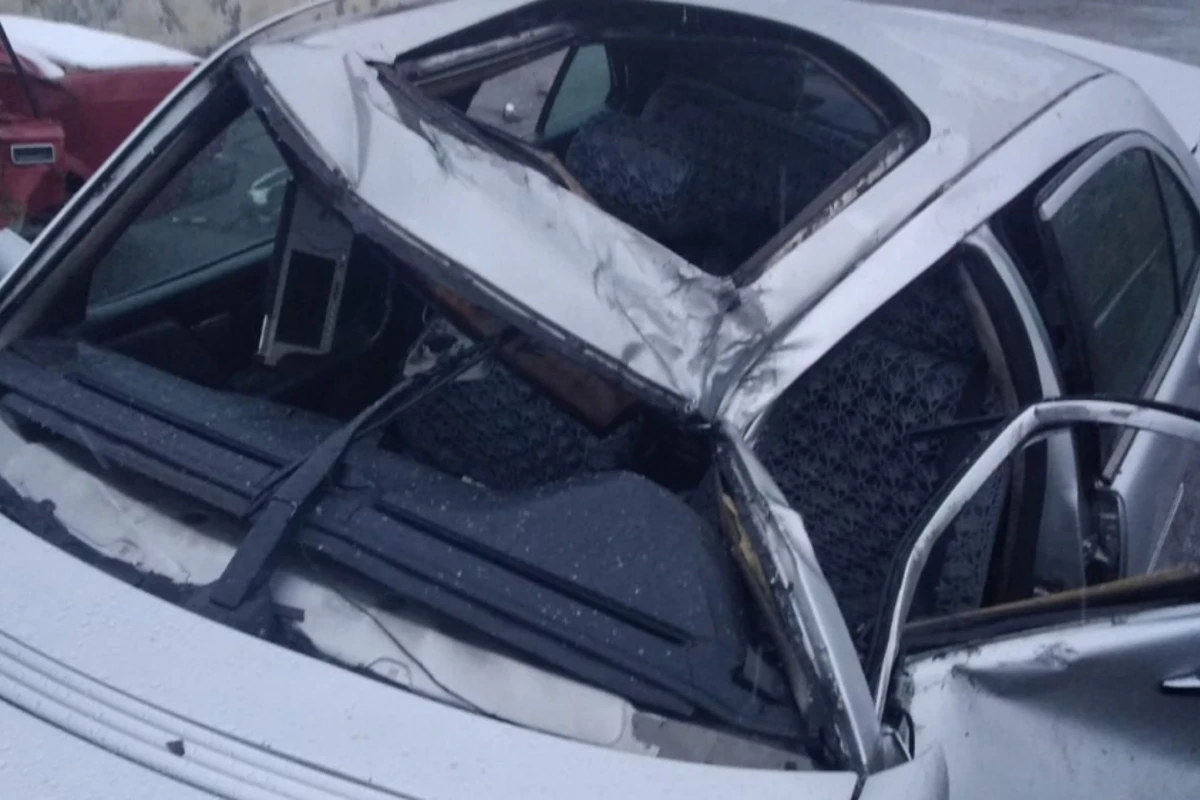 Azərbaycanda ağır qəza - “Mercedes” aşdı, beş nəfər yaralandı - FOTO