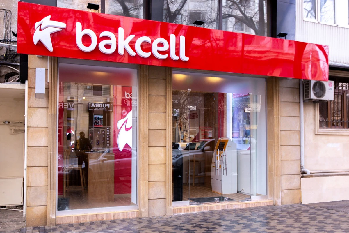Компания Bakcell представила новый концептуальный магазин в Баку - ФОТО