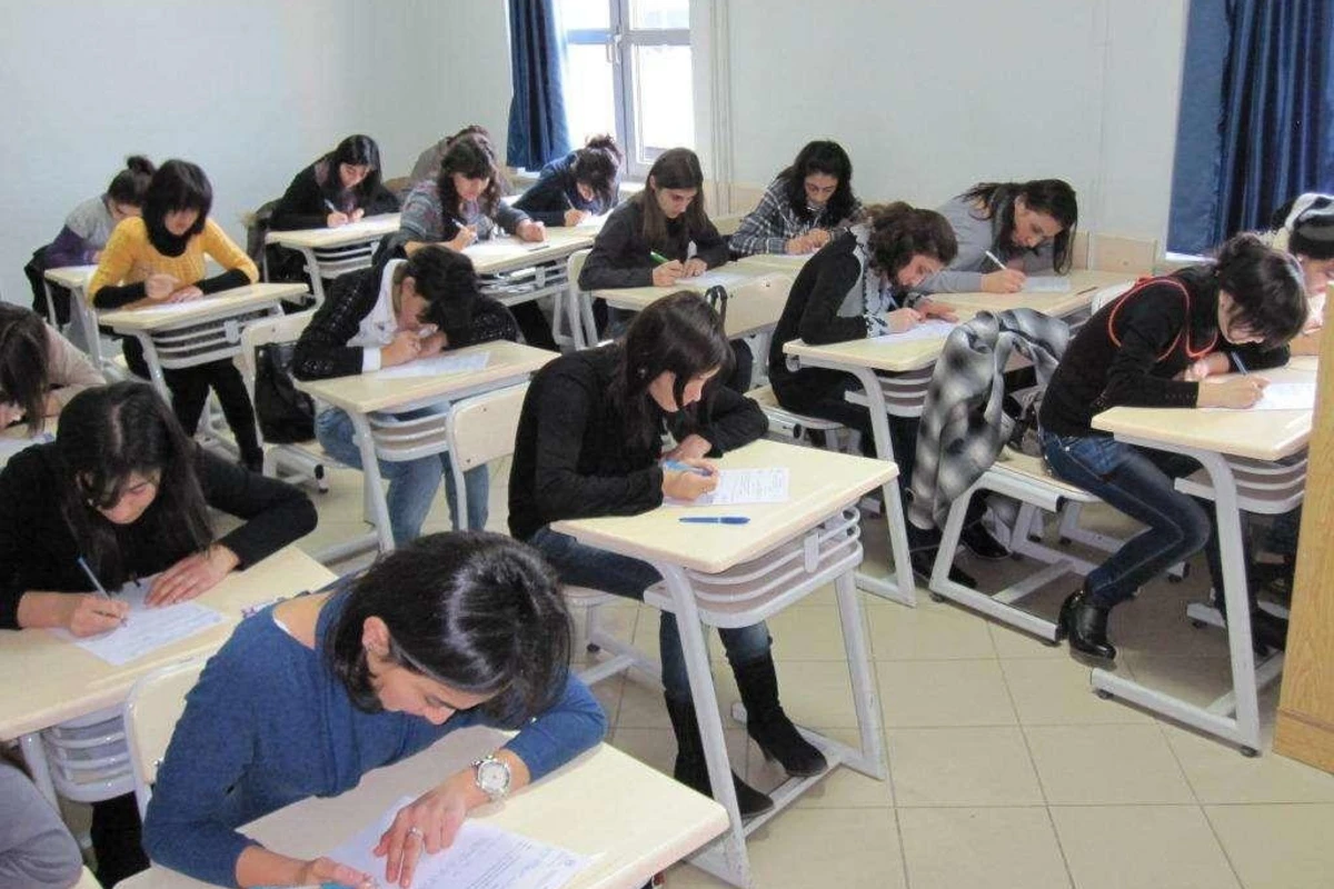 Ali məktəblərə qəbul qaydaları açıqlanıb