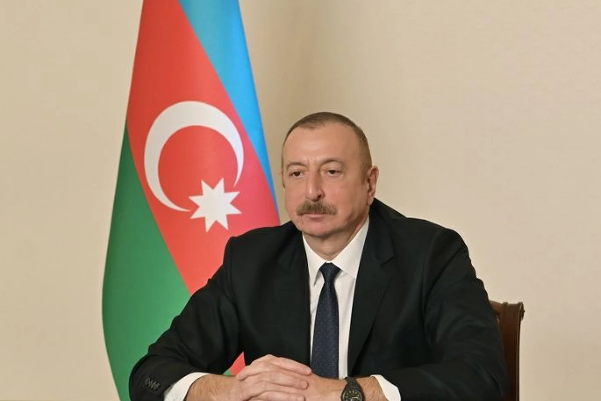 Президент Ильхам Алиев наградил Арифа Рагимзаде орденом Шараф
