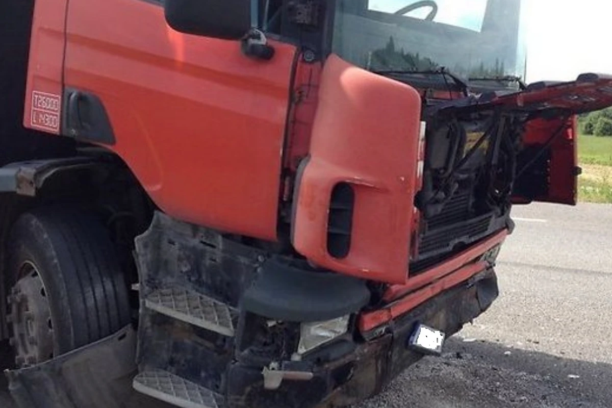 Bakıda “Toyota” ilə “КаmAZ” toqquşdu - Ölən var Bakıda “Toyota” ilə “КаmAZ” toqquşdu - Ölən var