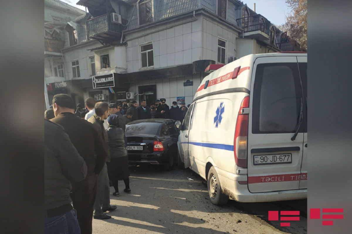 Azərbaycanda təcili yardım avtomobili qəzaya düşdü - xəsarət alanlar var - FOTO