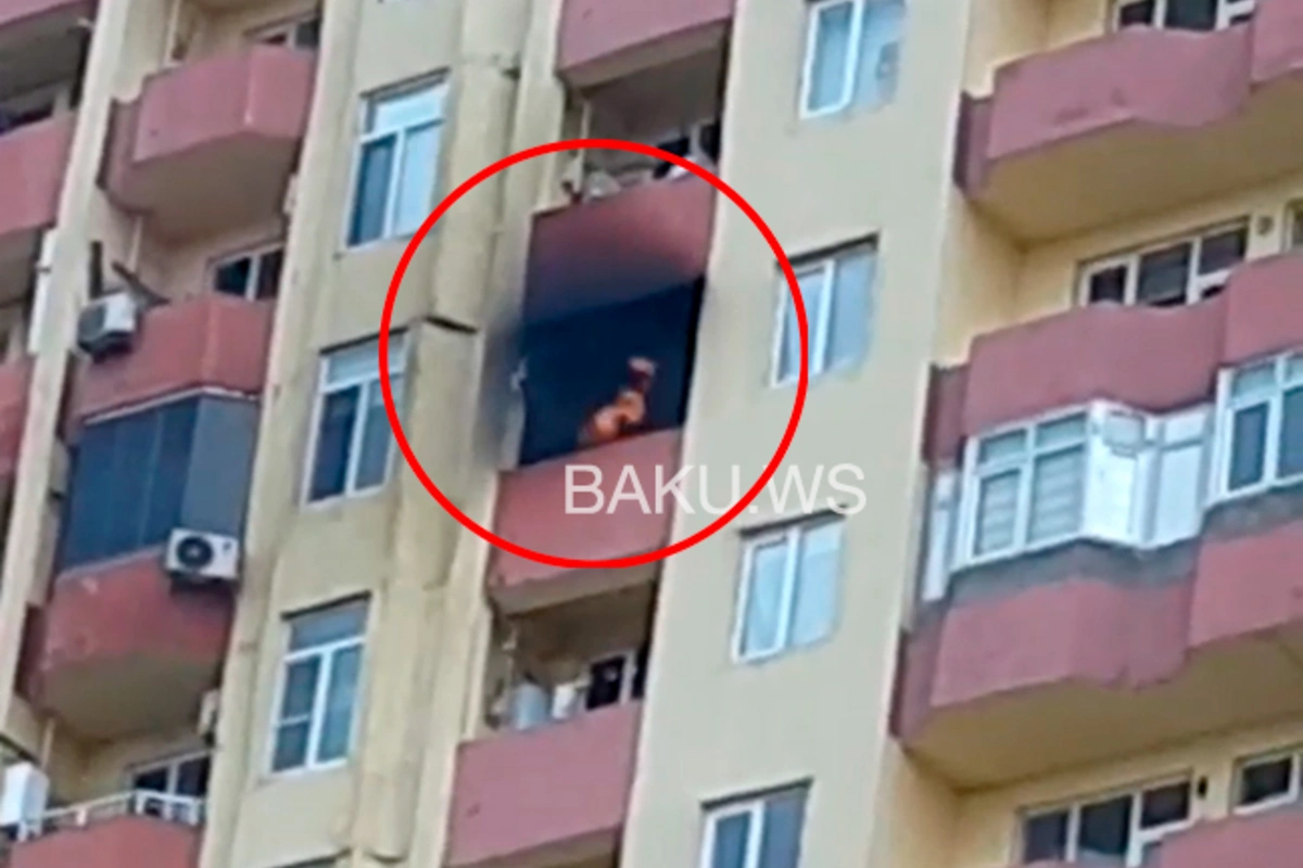 Bakıda 20 mərtəbəli binada yanğın - VİDEO