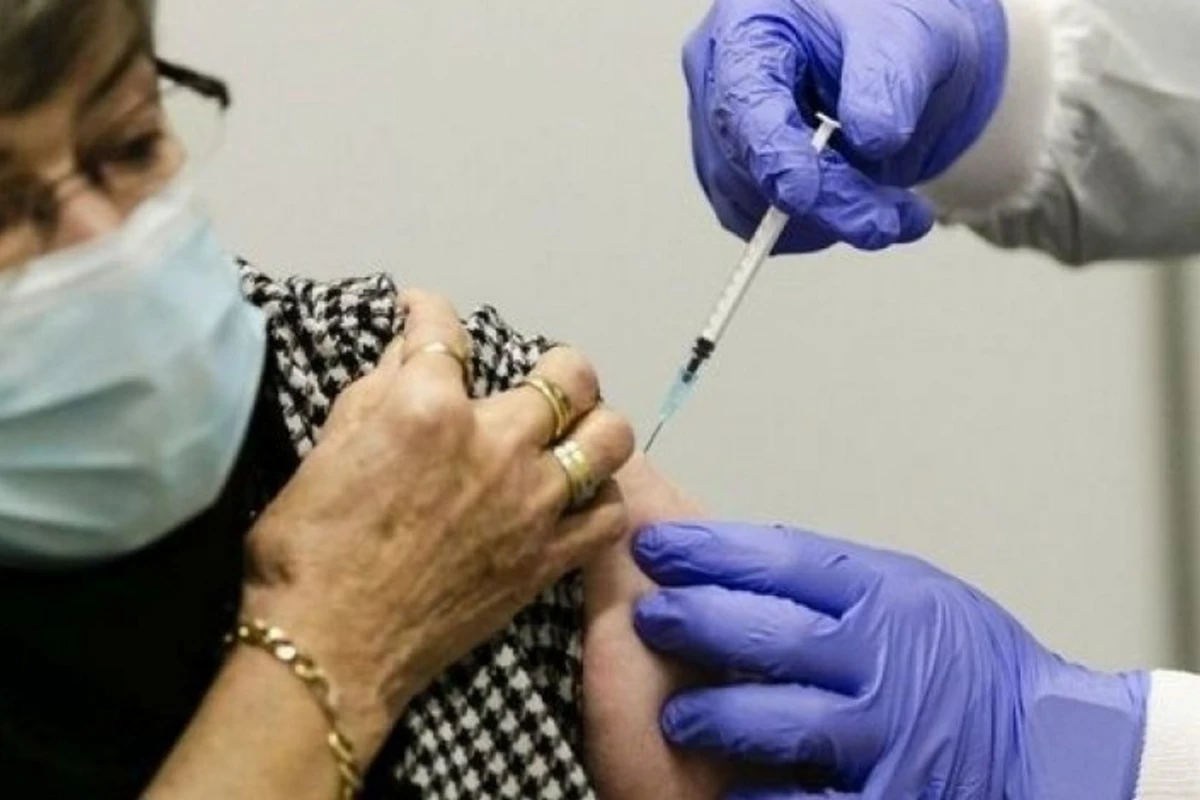 В Азербайджане сегодня начинается вакцинация лиц старше 65 лет
