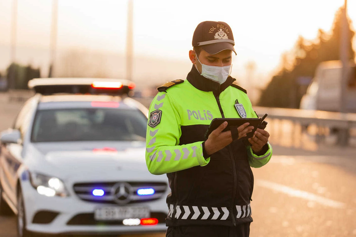 Bakı polisi sürücülərə xəbərdarlıq etdi: Bu halda cərimə oluna bilərsiniz Bakı polisi sürücülərə xəbərdarlıq etdi: Bu halda cərimə oluna bilərsiniz