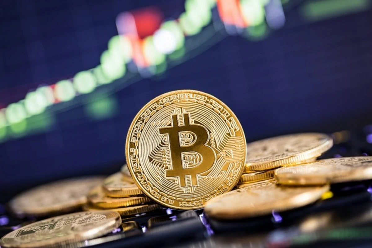 Bitcoin tarixi rekordu yenilədi Bitcoin tarixi rekordu yenilədi