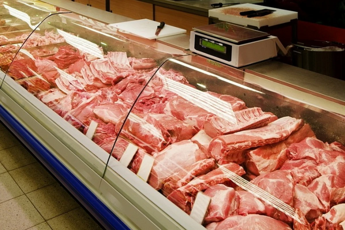 Азербайджан запретил ввоз говядины и мяса птицы из трех стран