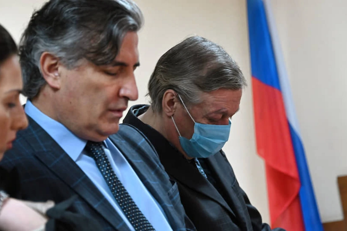 Ефремов заявил, что адвокат Пашаев предлагал ему купить свидетелей Ефремов заявил, что адвокат Пашаев предлагал ему купить свидетелей