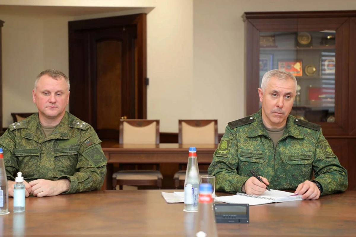 Sülhməramlıların komandanı Rüstəm Muradov Ermənistanın müdafiə naziri ilə görüşüb