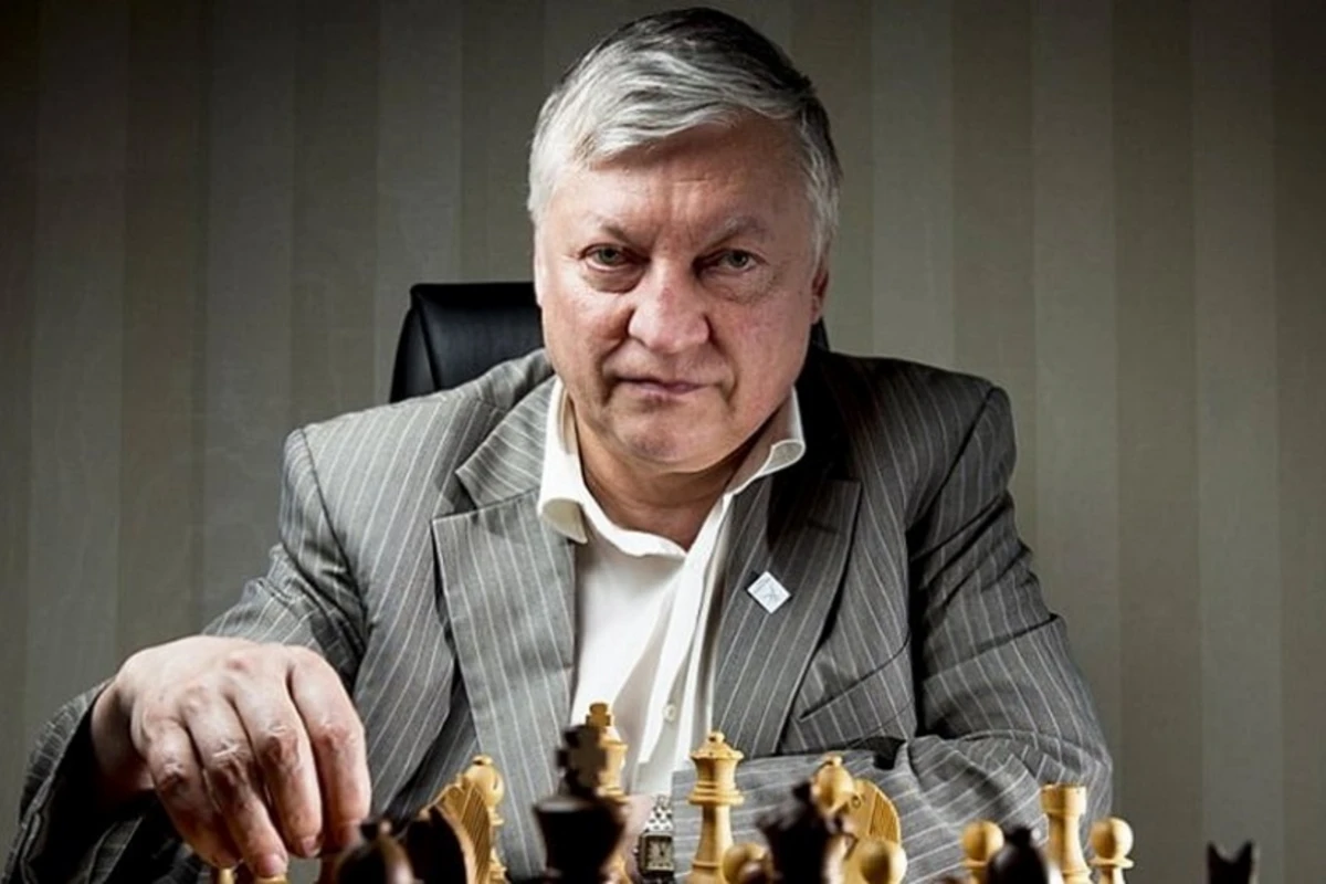 Anatoli Karpov: “Kasparovun arxasında Azərbaycan dayanmışdı, bundan sonra necə nankor olmaq mümkündür?!”
