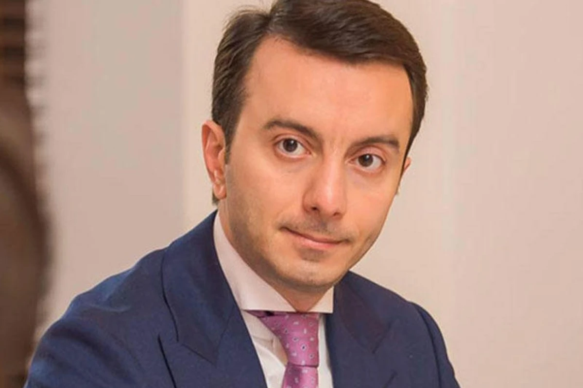 Məşhur teleaparıcı Milli Məclisdəki vəzifəsindən azad olundu