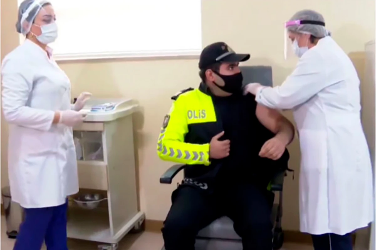 Polislərin vaksinasiyasına başlandı - VİDEO
