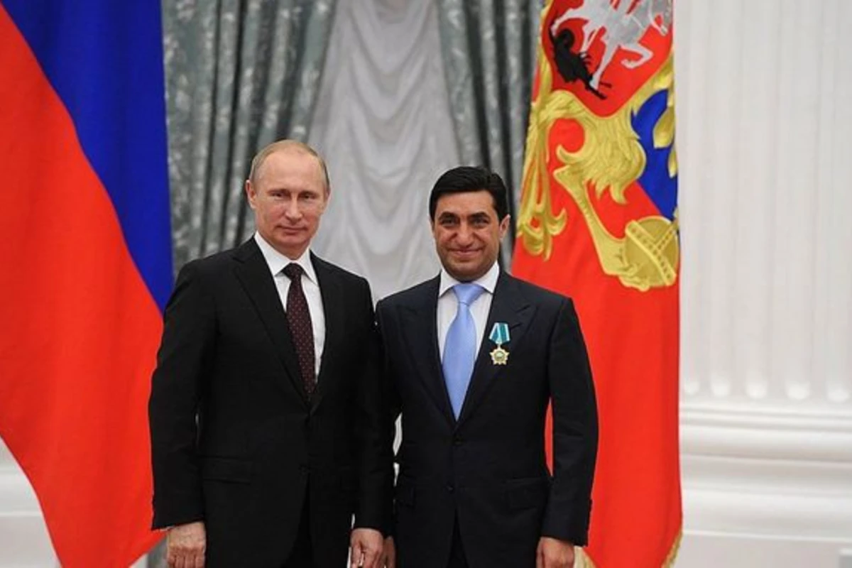 Putin Azərbaycan əsilli iş adamını təltif etdi