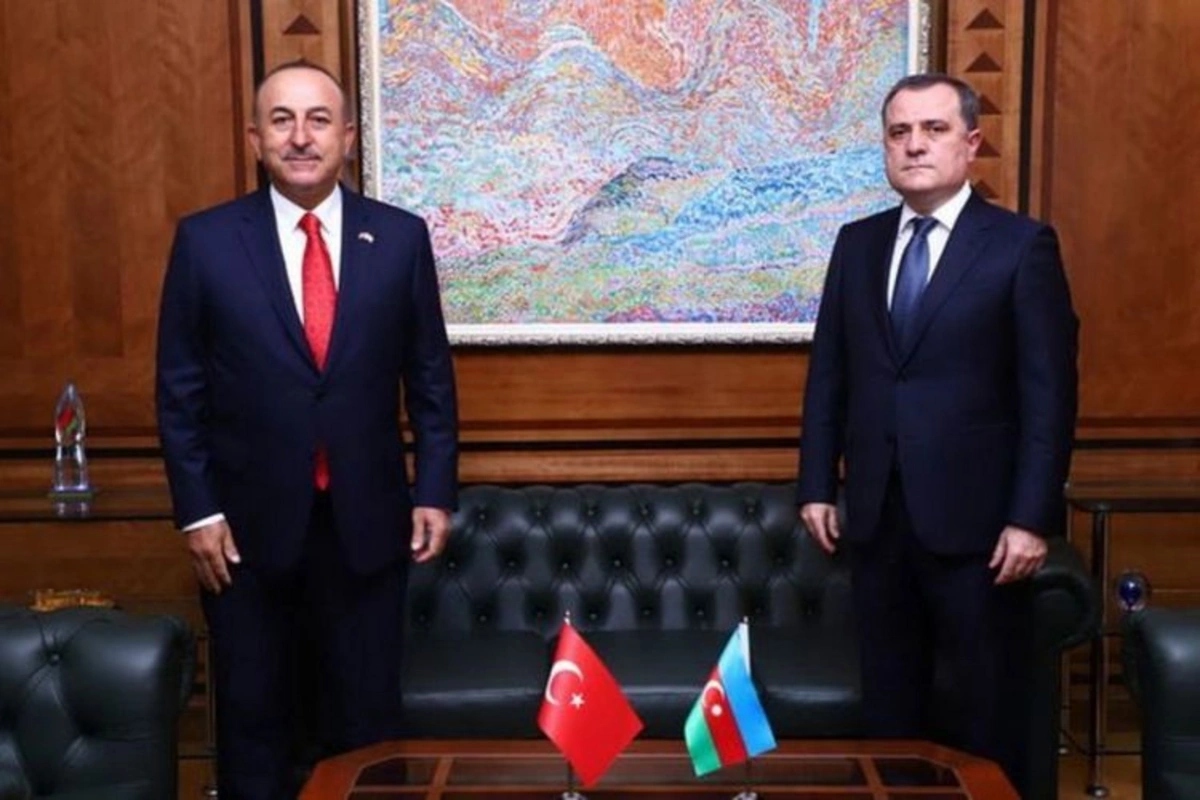 Ceyhun Bayramov dənizçilərin azad edilməsinə görə Mövlud Çavuşoğlunu təbrik edib