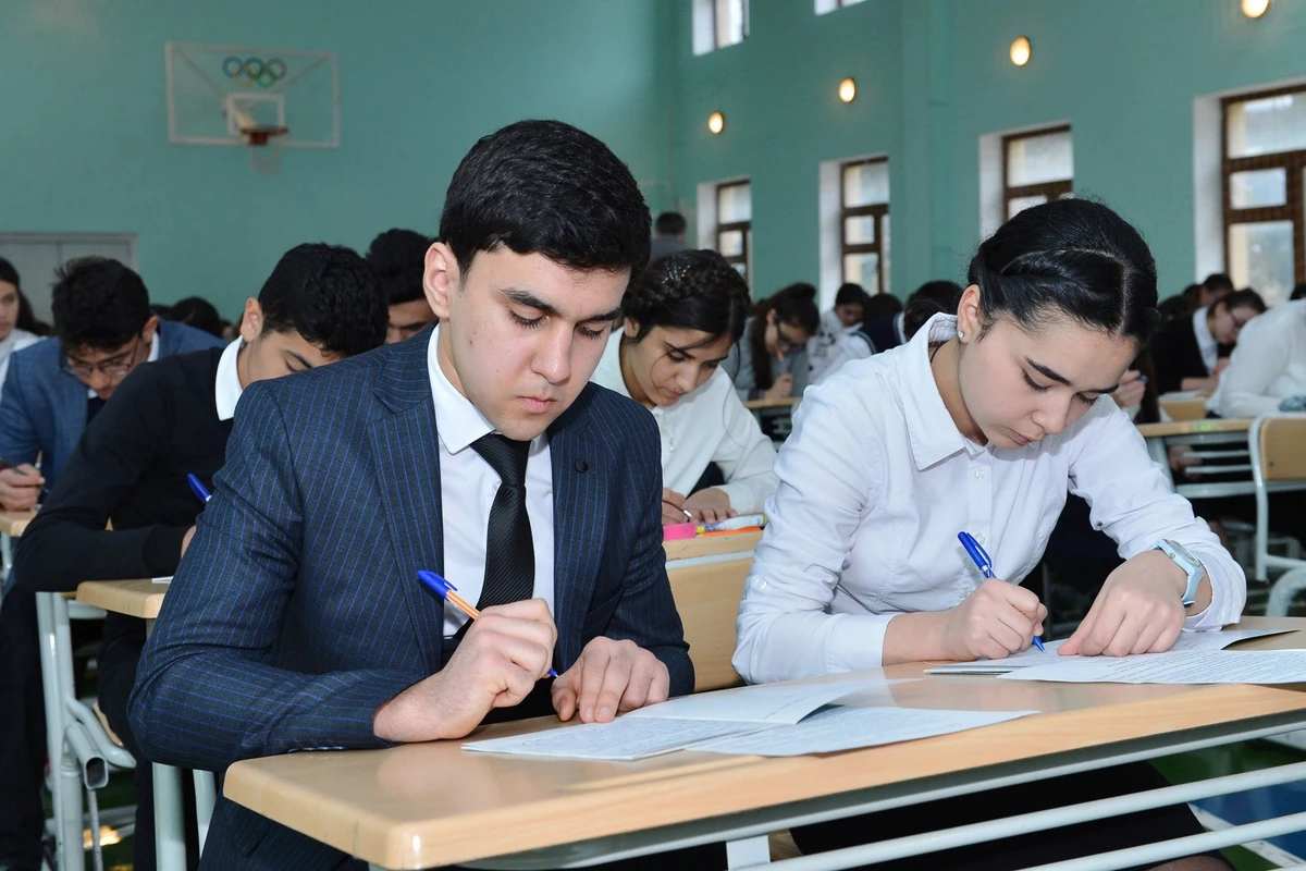 Bakı, Sumqayıt və Abşeronda yuxarı sinif şagirdləri üçün ənənəvi dərslər bərpa olundu