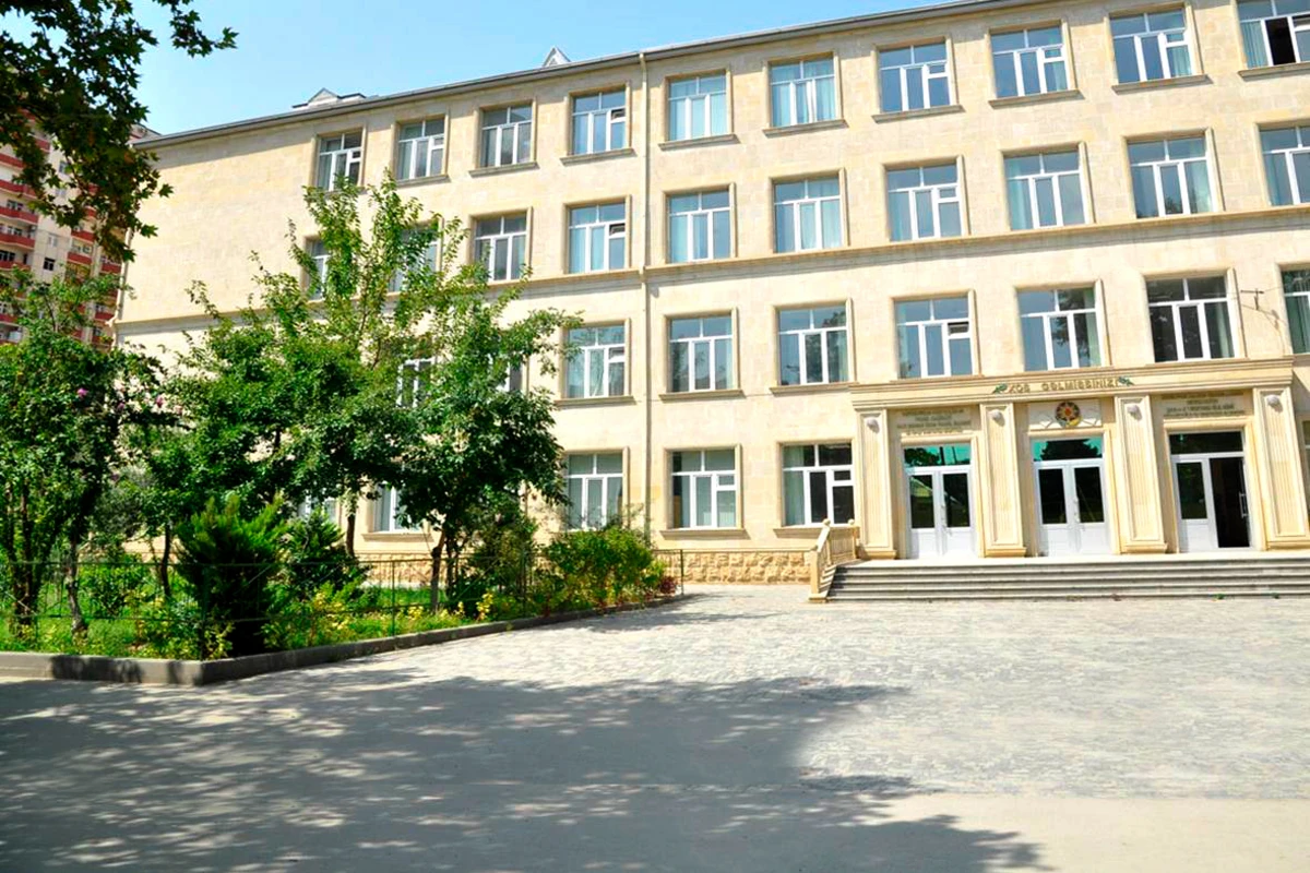 Одна из бакинских школ закрылась на карантин