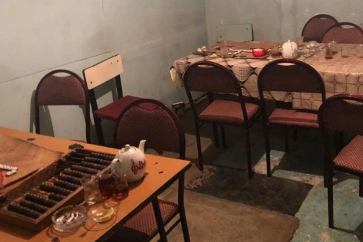 Gecə saat 03:00-da çayxanaya gedənlər cəzalandırıldılar