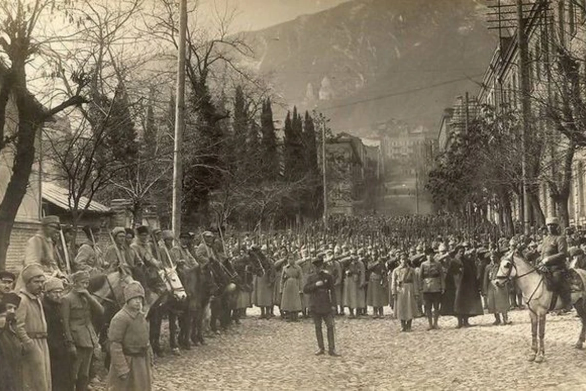 Azərbaycanlılar 100 il əvvəl Tbilisini necə qoruyub – TARİXƏ SƏYAHƏT + FOTO Azərbaycanlılar 100 il əvvəl Tbilisini necə qoruyub – TARİXƏ SƏYAHƏT + FOTO