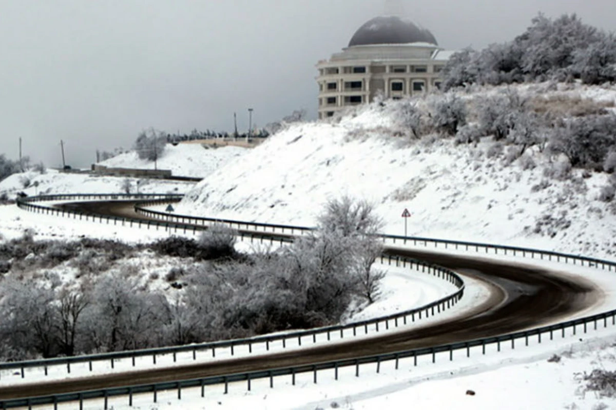 Ağsu aşırımında yol bağlandı Ağsu aşırımında yol bağlandı