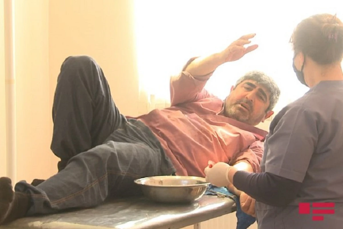 Ağdamda qardaş qardaşı bıçaqlayıb - FOTO