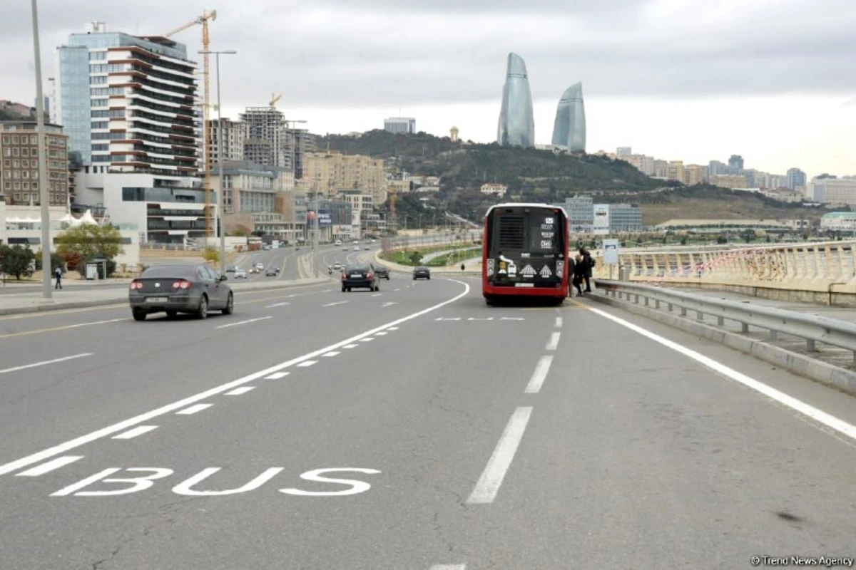 Avtobus zolaqlarının 24 saat qüvvədə olduğu küçə və prospekt AÇIQLANDI
