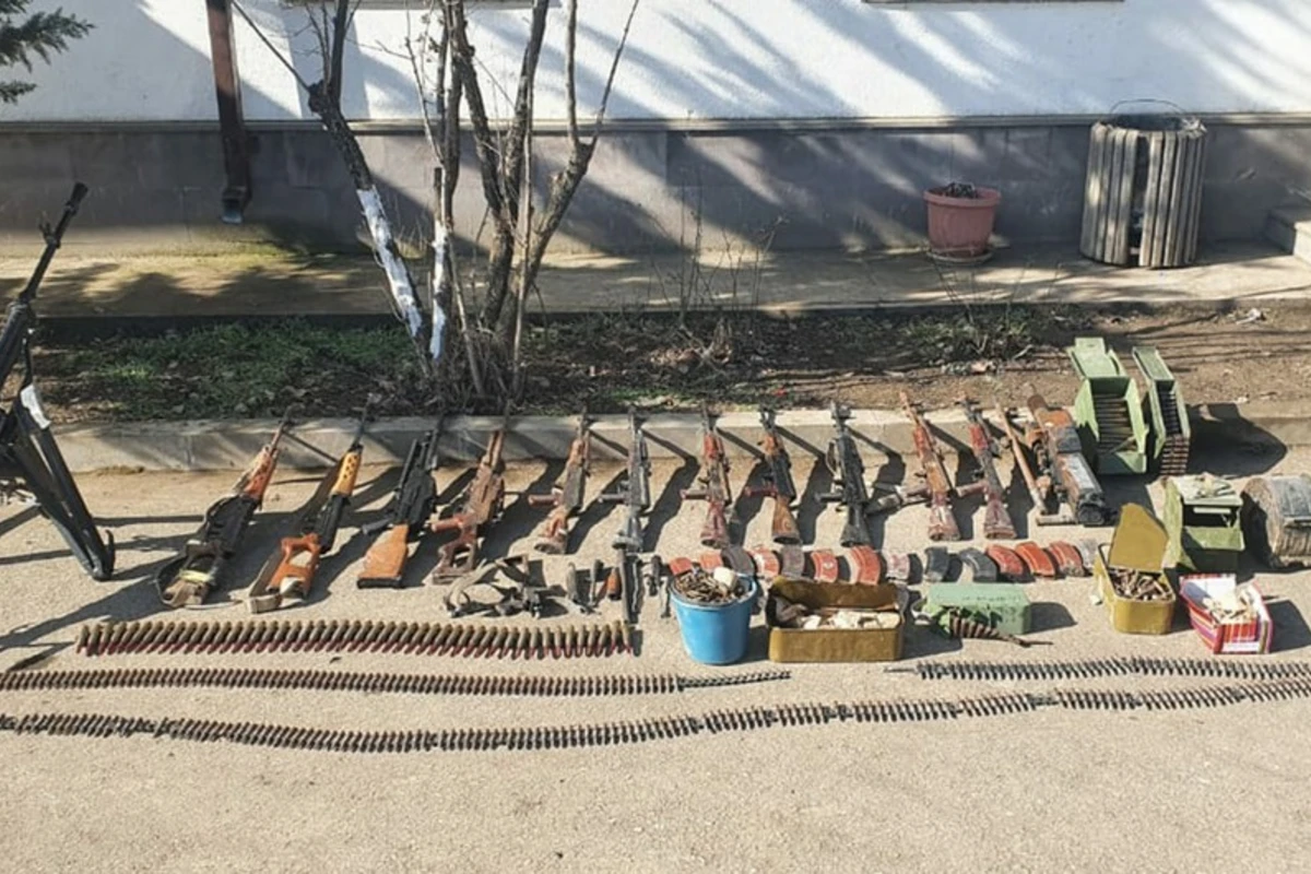 Xocavənddə düşmənin atıb qaçdığı silah-sursat aşkarlandı Xocavənddə düşmənin atıb qaçdığı silah-sursat aşkarlandı