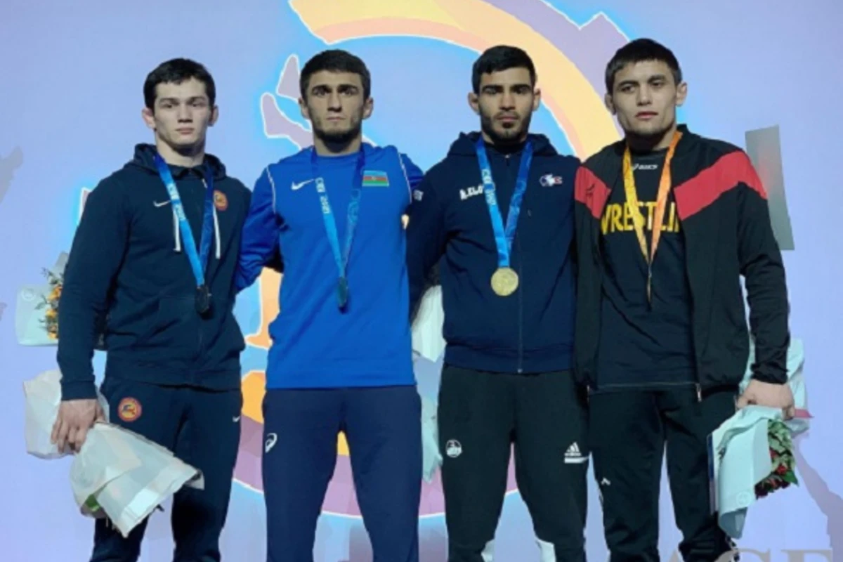Azərbaycan güləşçiləri Kiyevdən altı medalla qayıdır