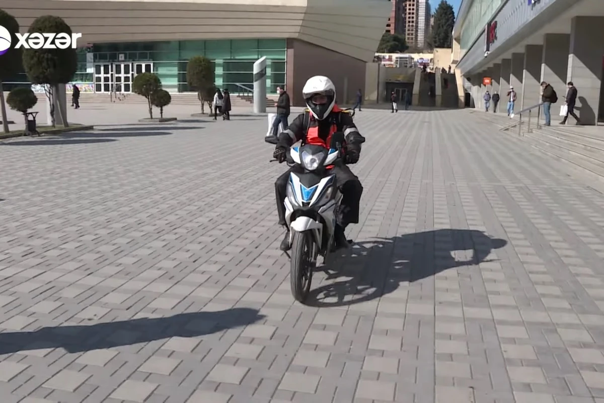 Moped sürənlərin nəzərinə - 100 manat cərimələnə bilərsiniz - VİDEO Moped sürənlərin nəzərinə - 100 manat cərimələnə bilərsiniz - VİDEO