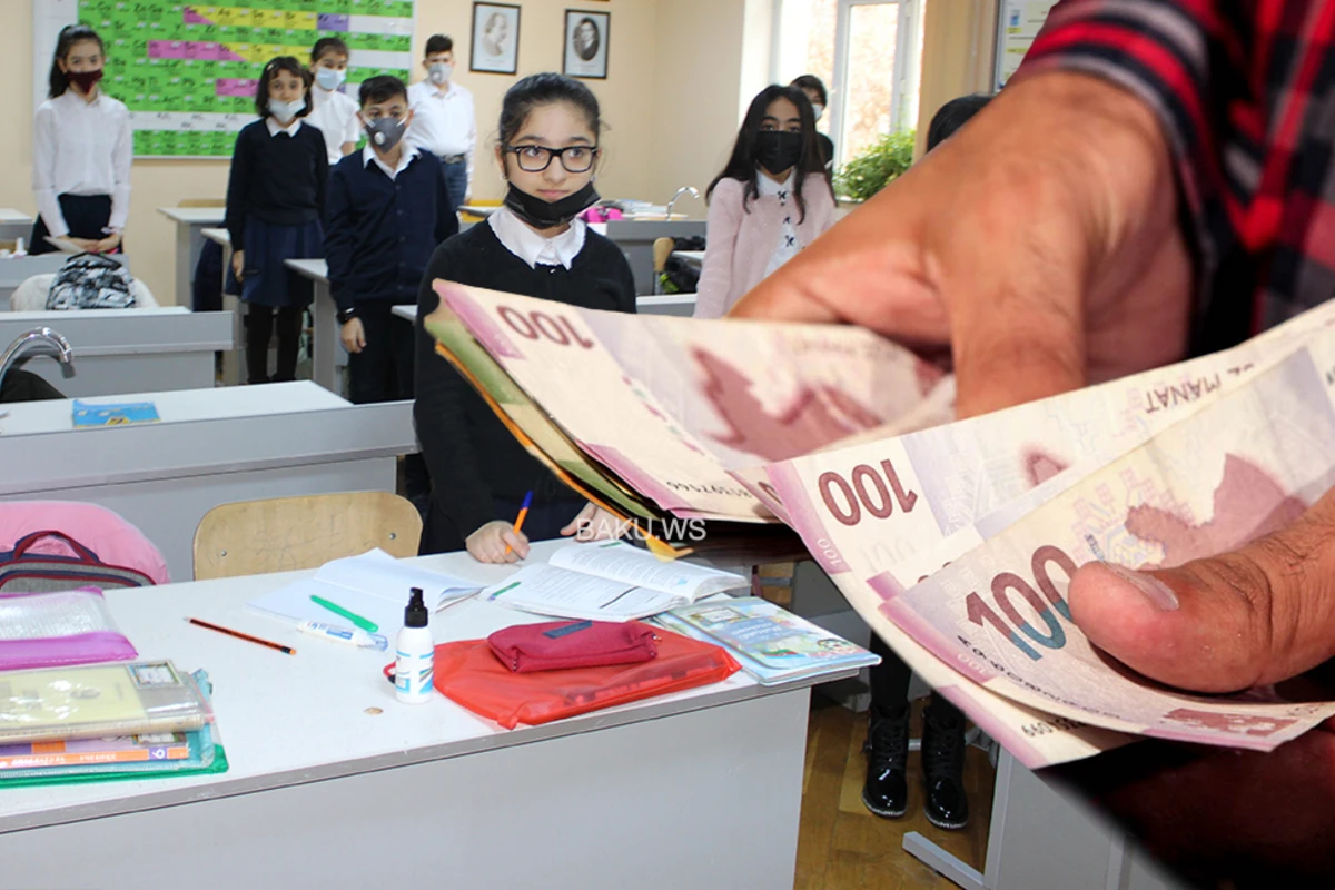 Минобразования прокомментировало информацию о сборе денег в школах на 8 Марта