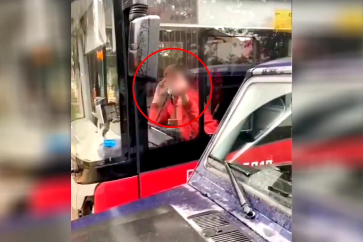 “BakuBus”ın sürücüsündən vətəndaşa əxlaqsız jest - VİDEO