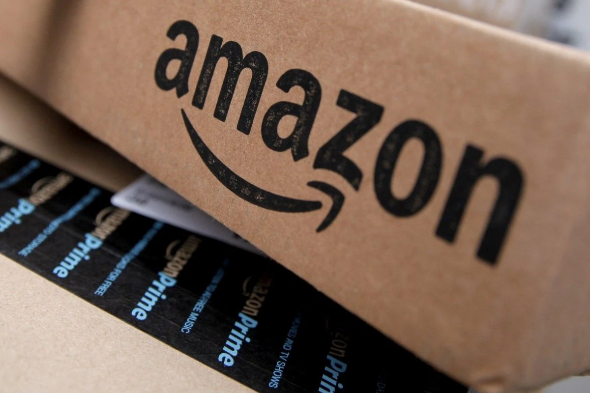 Amazon изменила логотип, в котором пользователи увидели улыбающегося Гитлера - ФОТО