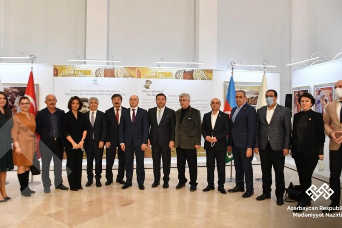 Anar Kərimov İstanbulda azərbaycanlı incəsənət xadimləri ilə görüşüb