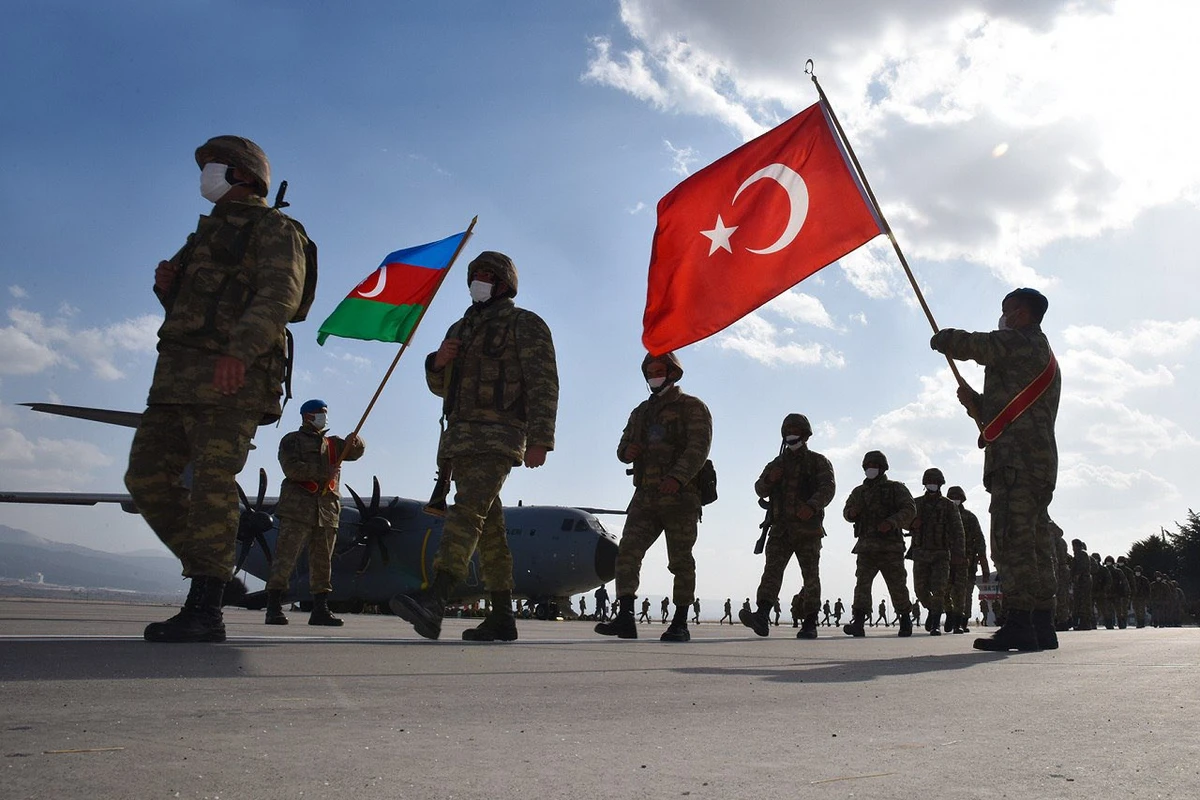 Azərbaycan hərbçiləri Türkiyəyə getdi: Yeni təlimlər başlayır - FOTO Azərbaycan hərbçiləri Türkiyəyə getdi: Yeni təlimlər başlayır - FOTO