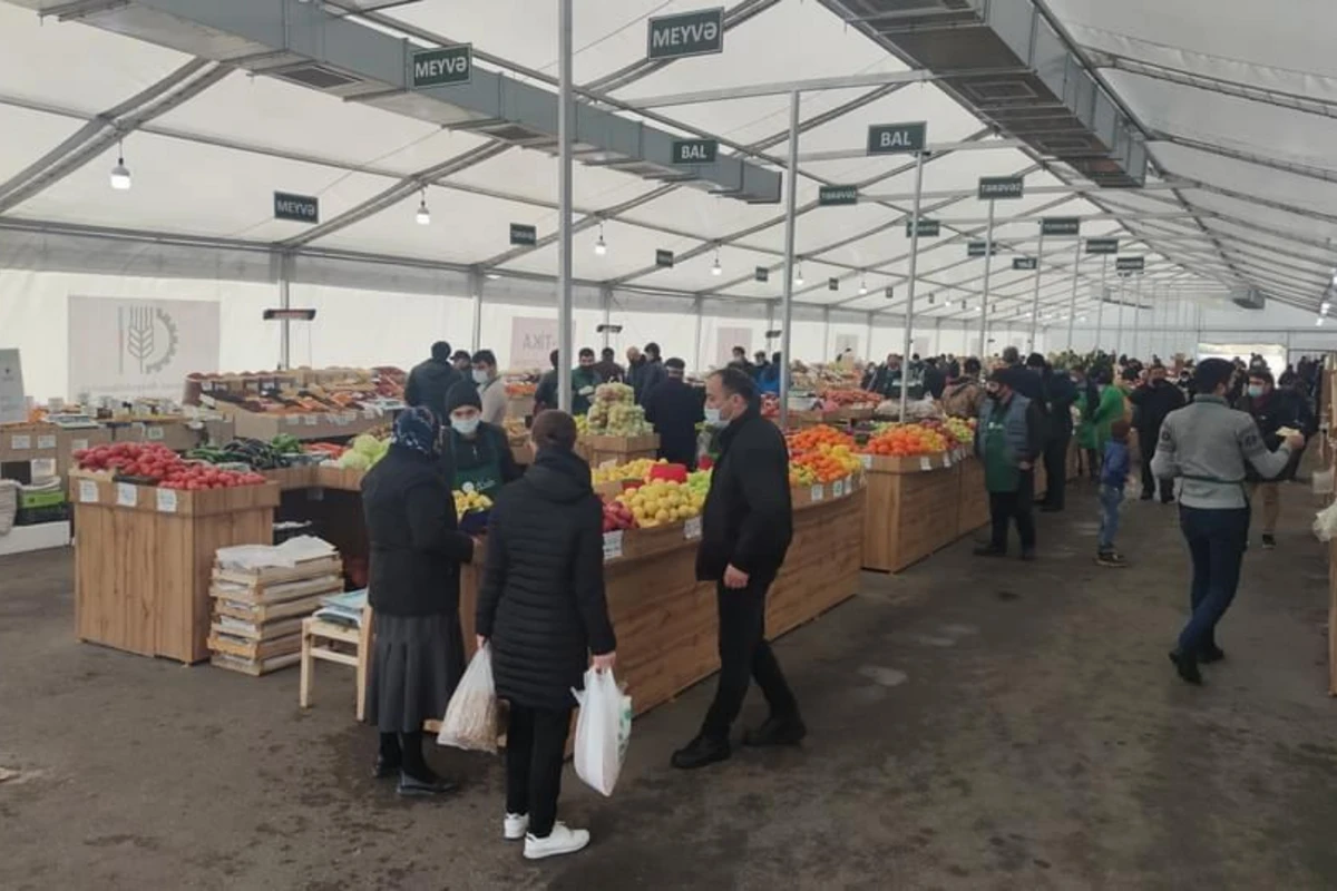 В Баку и на Абшероне вновь открылись сельхоз ярмарки - АДРЕСА и ЦЕНЫ В Баку и на Абшероне вновь открылись сельхоз ярмарки - АДРЕСА и ЦЕНЫ