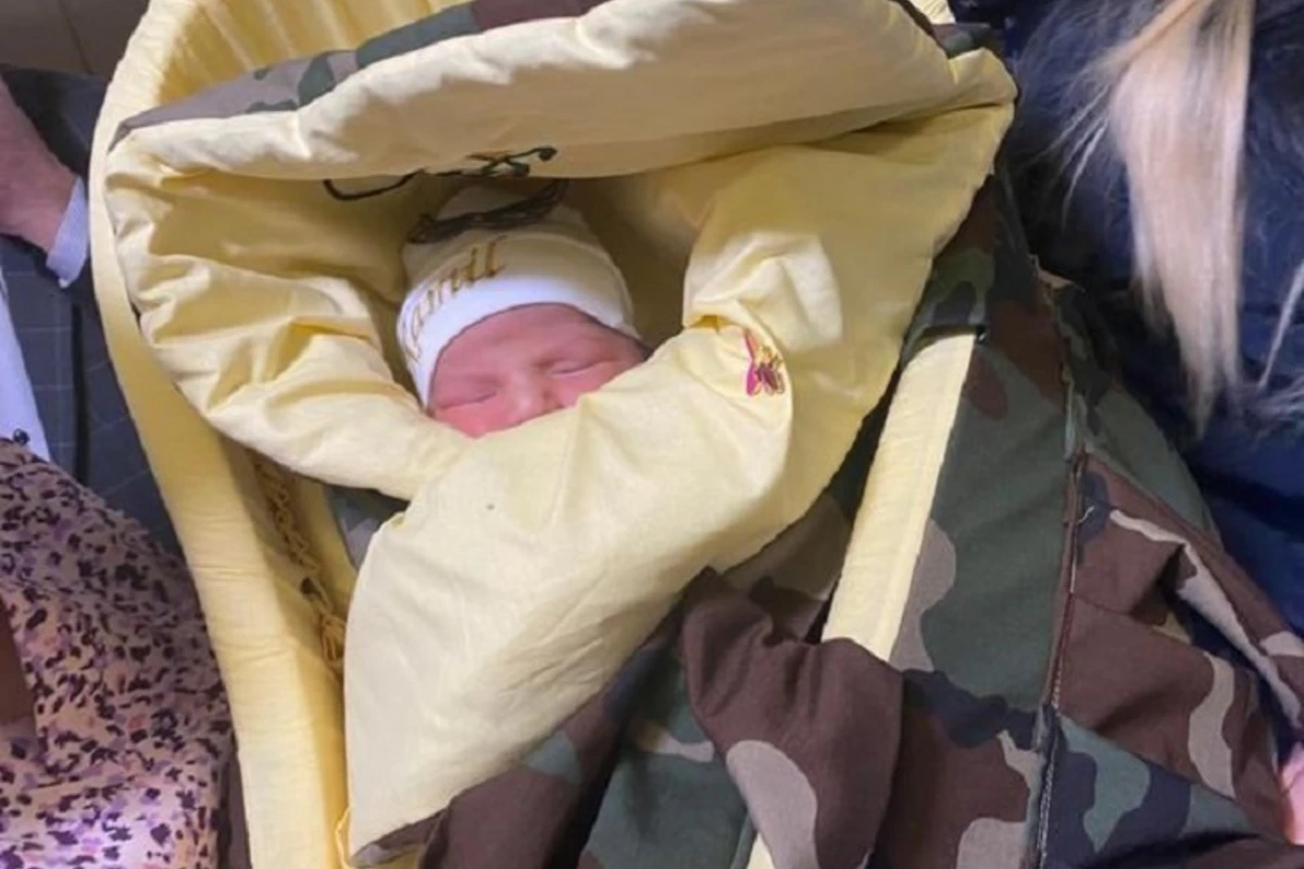 Daha bir şəhidin adı yeni doğulan övladına verildi - FOTO